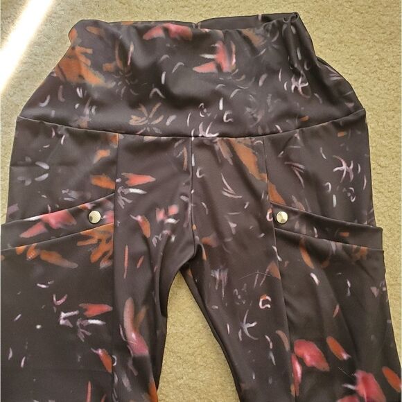 MissLook Multicolor Fancy Leggings Size X-small - Picture 2 of 10